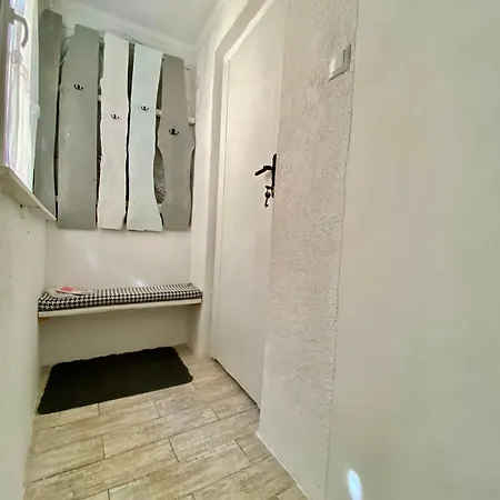 центр 2 кім ужгородська безкоштовна парковка не далеко від ж д вокзалу звітні документи