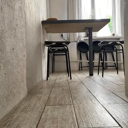 центр 2 кім ужгородська безкоштовна парковка не далеко від ж д вокзалу звітні документи *