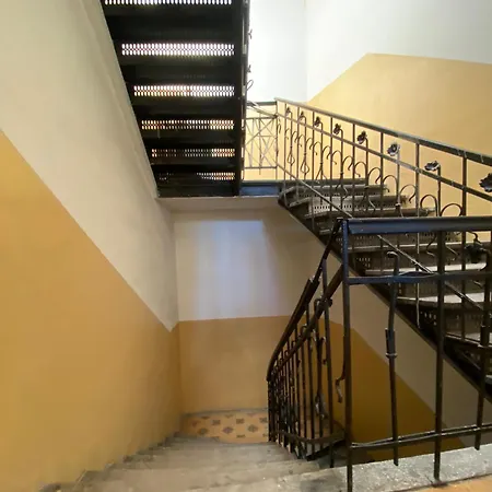 Apartmán центр 2 кім ужгородська безкоштовна парковка не далеко від ж д вокзалу звітні документи Lvov