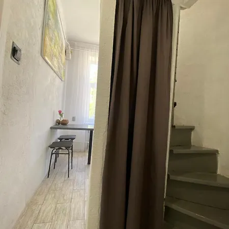 центр 2 кім ужгородська безкоштовна парковка не далеко від ж д вокзалу звітні документи Lviv