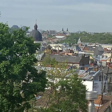 центр 2 кім ужгородська безкоштовна парковка не далеко від ж д вокзалу звітні документи *