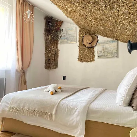 центр 2 кім ужгородська безкоштовна парковка не далеко від ж д вокзалу звітні документи * Lvov