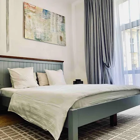 Apartmán центр 2 кім ужгородська безкоштовна парковка не далеко від ж д вокзалу звітні документи