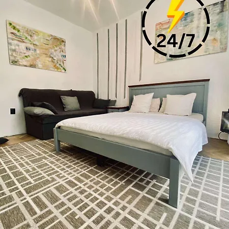 центр 2 кім ужгородська безкоштовна парковка не далеко від ж д вокзалу звітні документи Lvov