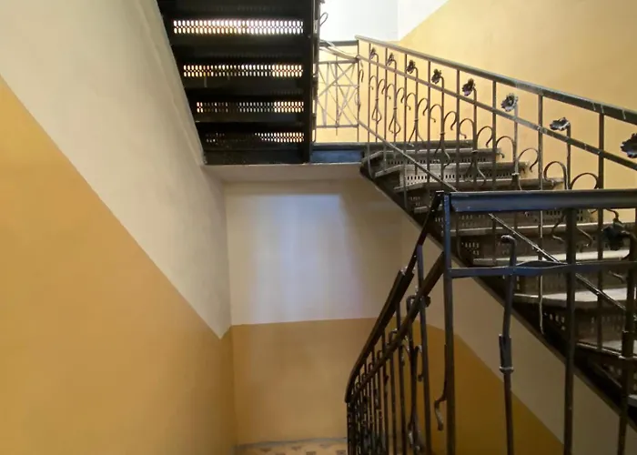 Apartment центр 2 кім ужгородська безкоштовна парковка не далеко від ж д вокзалу звітні документи Lviv