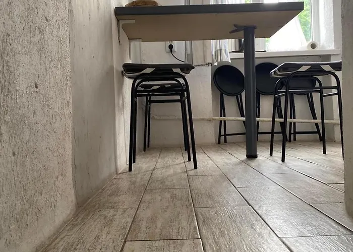 центр 2 кім ужгородська безкоштовна парковка не далеко від ж д вокзалу звітні документи *