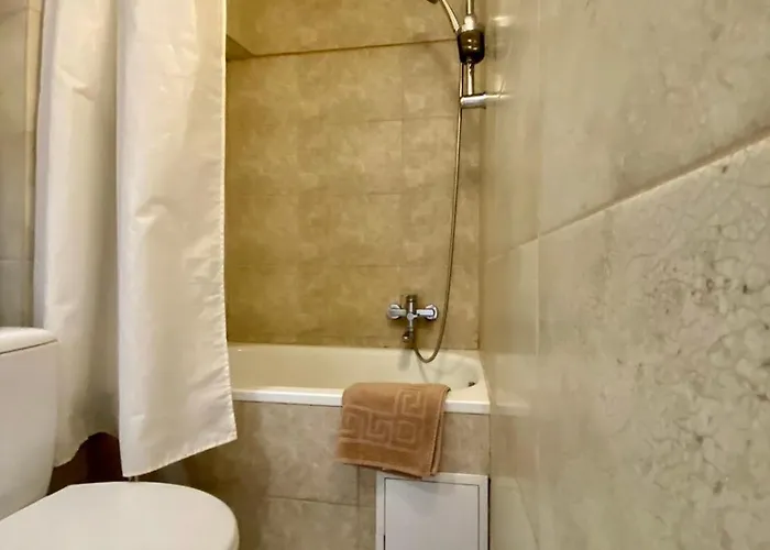 центр 2 кім ужгородська безкоштовна парковка не далеко від ж д вокзалу звітні документи * Lviv