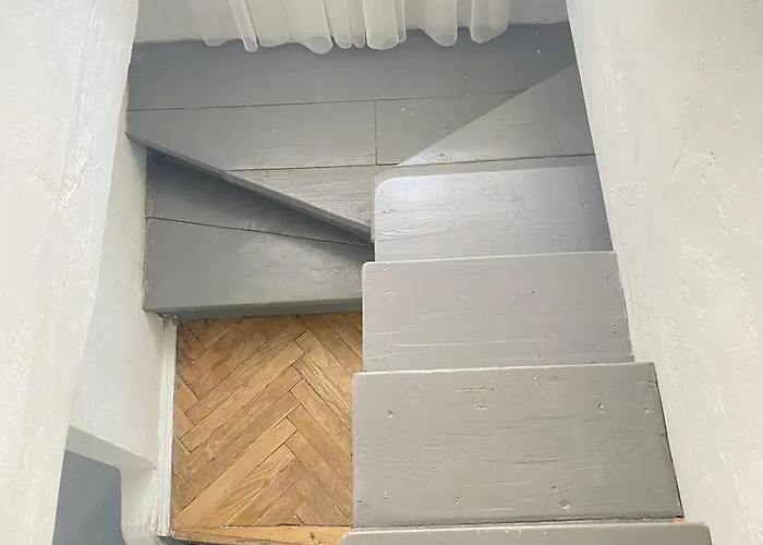 центр 2 кім ужгородська безкоштовна парковка не далеко від ж д вокзалу звітні документи Apartment Lviv