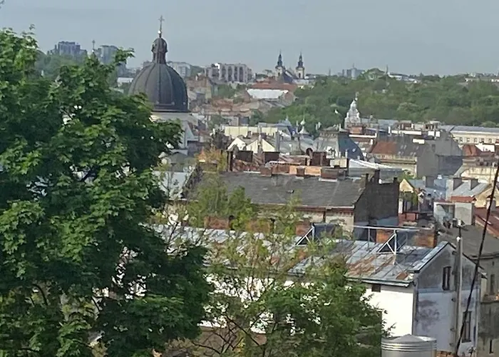 центр 2 кім ужгородська безкоштовна парковка не далеко від ж д вокзалу звітні документи *