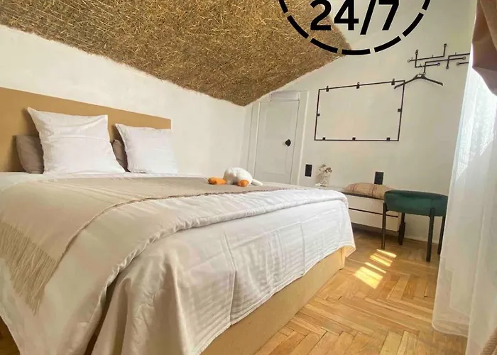 центр 2 кім ужгородська безкоштовна парковка не далеко від ж д вокзалу звітні документи Διαμέρισμα